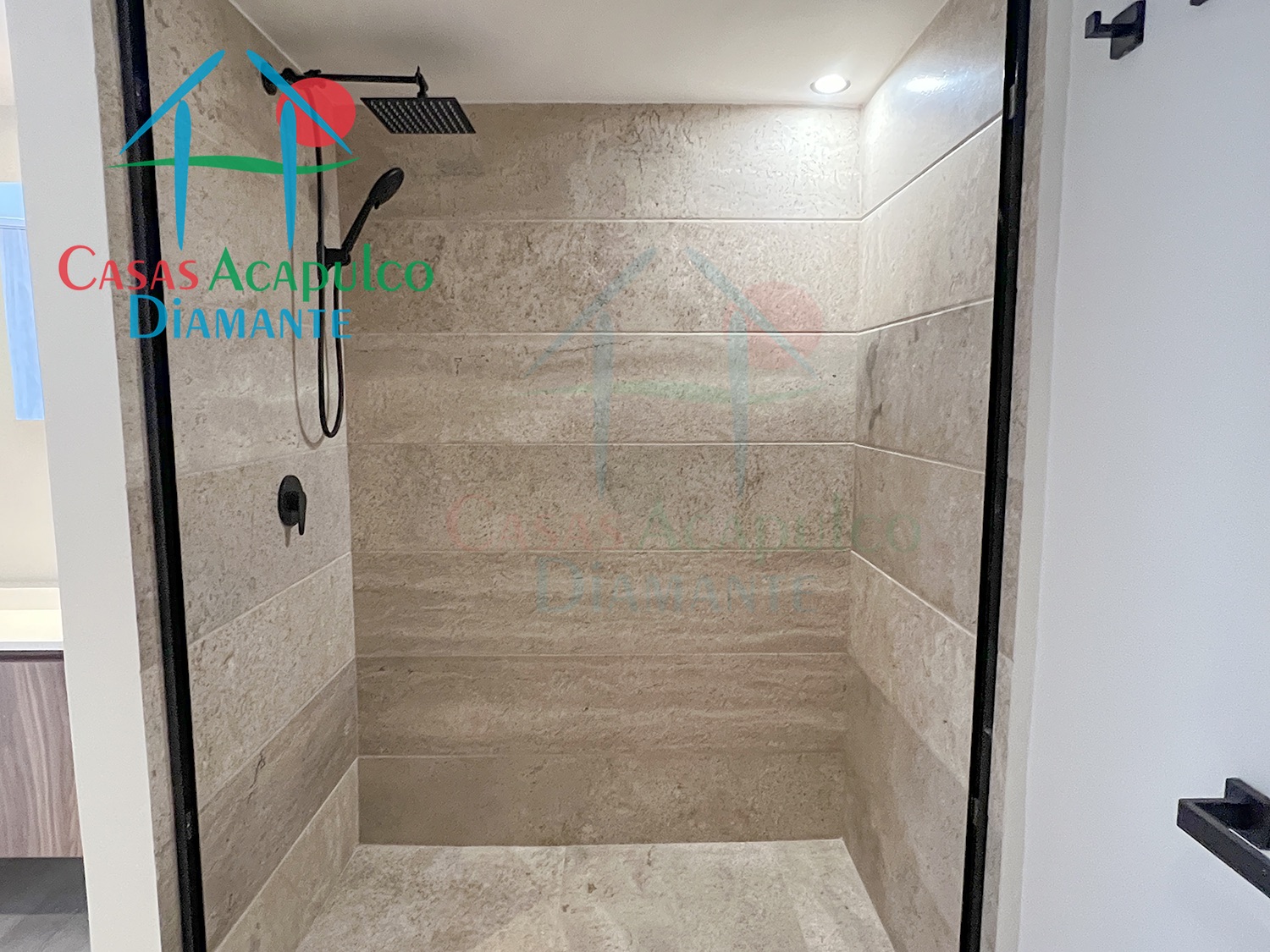 Romano Suites Hab 108-112 - Baño 2